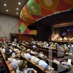 Говорит весь мир