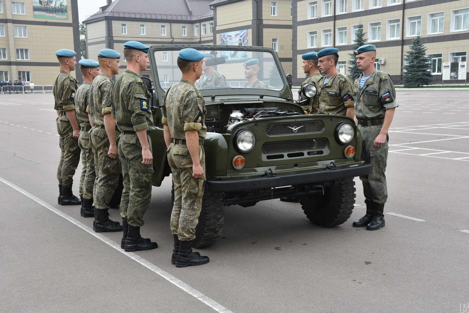 Школа 44 рязань. Сайт 44 рязань. Рязань школа ложкарей. Школа 44 рязань. Директор школы 44 рязань.