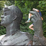 Шел по улице фотограф