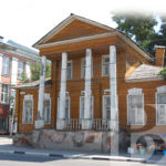 Жизнь внутри памятника