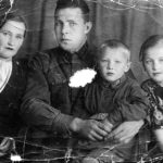 Старый тополь у дороги