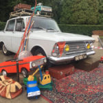 За закрытыми дверями