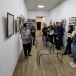 Не резко. Как в жизни