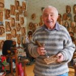 Под вывеской «Ласково просим»