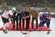 Скрестили клюшки