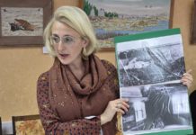Флорист Светлана Дидух провела мастер-класс по изготовлению эмблемы Рязанского центра народного творчества