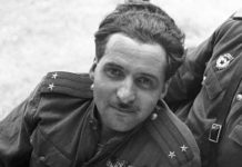 Мужество века, как штык, простое