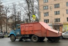 В Рязани продолжается уборка улиц и дорог