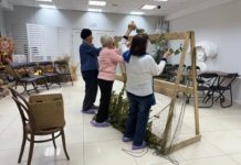 Участники программы «Активное долголетие – «Здоровая Рязань»» сплели маскировочные сети для СВО