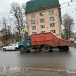 В Рязани продолжается работа по уборке городских дорог