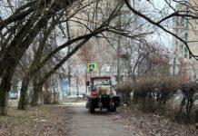 В Рязани продолжилась работа по уборке дорог и тротуаров