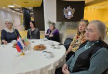 В Рязани вручили награды художникам, подарившим картины городу Северодонецку