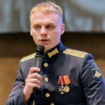 В Рязани в День героев Отечества школьники встретились с участником СВО Владиславом Калугиным