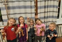 Ребята из творческого кружка «Подсолнух» села Заокское Рязанского района по особому встречают Новый год