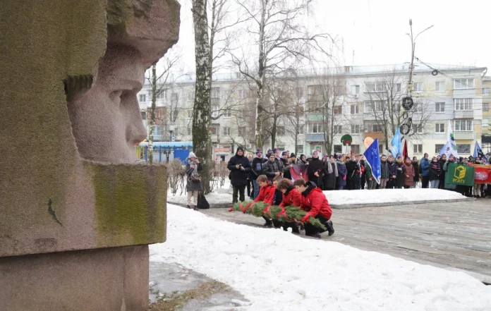 памятник Полетаеву Фото Вячеслава Астафьева