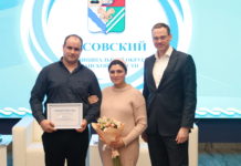 Павел Малков вручил жителям Сасовского округа свидетельства на социальную выплату по программе «Обеспечение жильём молодых семей»