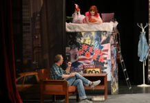 Студенческий театр «Переход» показал спектакль «Эти свободные бабочки» на сцене Рязанского театра драмы