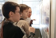 Кисть + пластилин + код