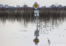 В Михайловском округе подтопило низководный мост вблизи н.п. Рачатники