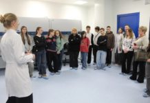 Школьники из семи районов Рязанской области стали одними из первых, кто побывал на заводе, который строит фармацевтическая компания «ОКТАФАРМА-ФАРМИМЭКС»