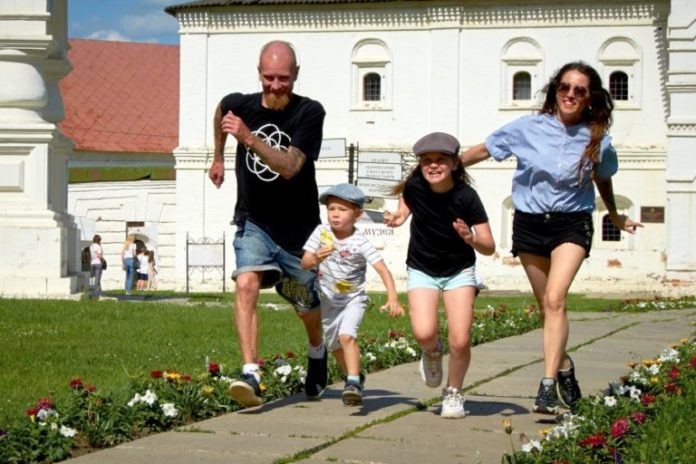 семья_бег_Фото-Екатерины-Детушевой